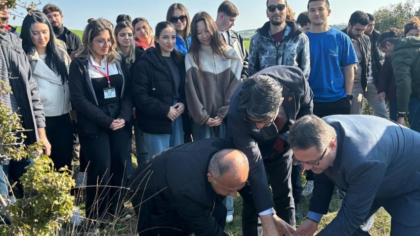 ÇOMÜ Turizm Kulübü'nden Anlamlı Fidan Dikimi Etkinliği