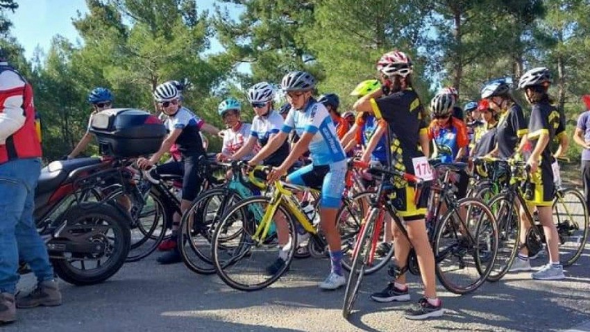 Okul Sporları Türkiye Bisiklet Şampiyonasında Gelibolu 100.Yıl Okul Sporları Türkiye Bisiklet Şampiyonası Yapıldı