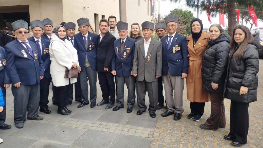 AK Parti Heyetinden Gazilere Evlerinde Ziyaret