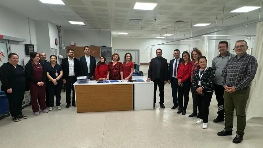 Çanakkale Mehmet Akif Ersoy Hastanesi Personeline Yeni Yıl Sürprizi