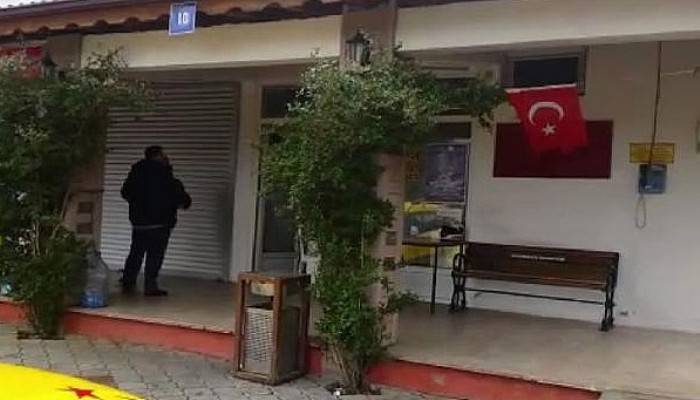 Taksi durağındaki Türk bayrağını yakan şüpheli yakalandı