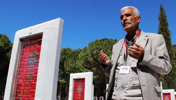 Şehit Fethi Sekin'in babası Çanakkale şehitliklerini gezdi