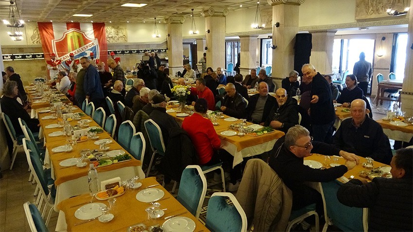 Çanakkale Spor efsaneleri bir araya geldi (videolu)