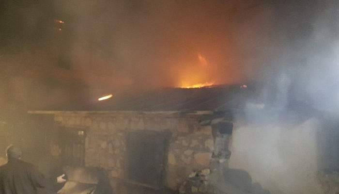 Bir gün arayla 5 ev ve 2 ahırı kundakladılar