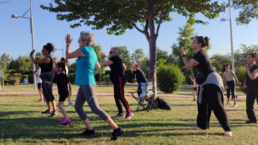 Çanakkale'de Yazın Enerjisi: Zumba Etkinlikleri