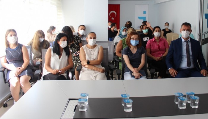 Bağımlılıkla mücadele semineri düzenledi