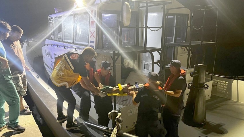 Gökçeada'da Yaralanan Vatandaş Sahil Güvenlik Tarafından Tahliye Edildi