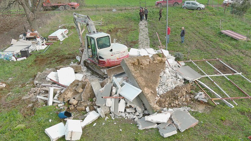 Geçen ay 10 Kaçak Yapı Yıkıldı
