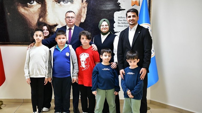 Kepez’de Özel Çocuklar Başkanlık Koltuğunda