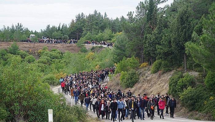 Çanakkale'de bin 300 öğrenciden şehitlik ziyareti