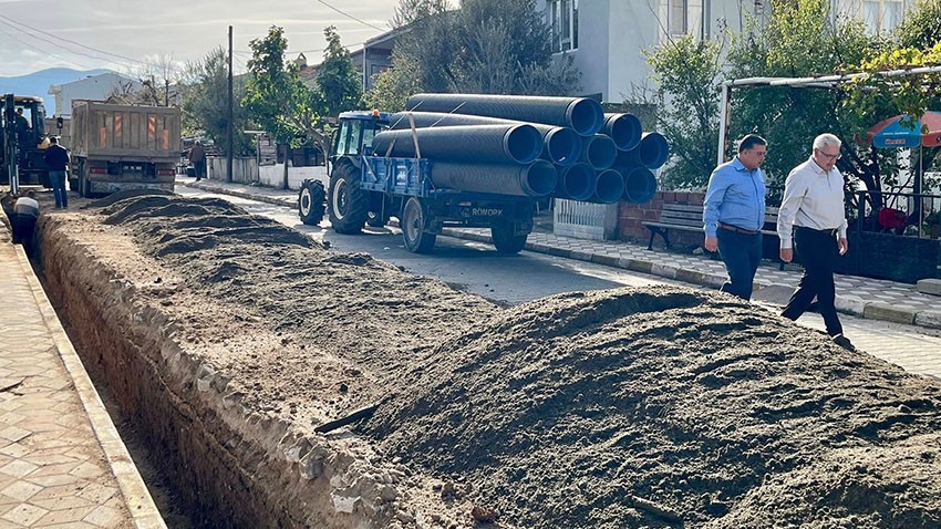Bayramiç’te Sel Riskine Karşı Yağmur Hattı Çalışması