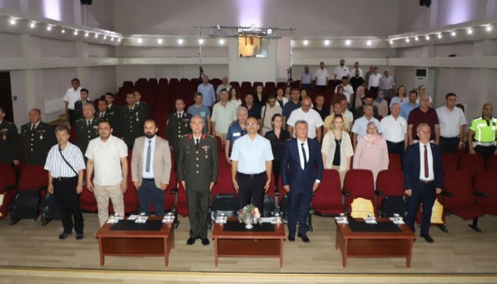 Gelibolu’da ‘Milli Ve Manevi Değerler Uğruna; Türkiye Aşkına’ Konferansı Düzenlendi