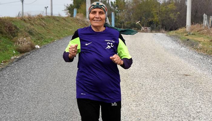 80 yaşında maratondan maratona koşuyor