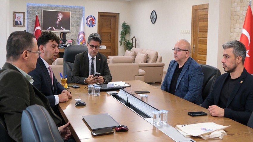 ÇOMÜ’de Denizcilik ve Offshore Mühendislik Alanlarında İş Birliği Görüşüldü