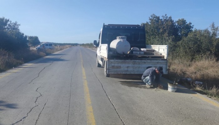 Yeniçiftlik ve Güleçköy yollarında bakım çalışmaları başladı  