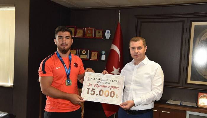 Başkan Kuzu’dan Dünya 3.’Süne Büyük Ödül