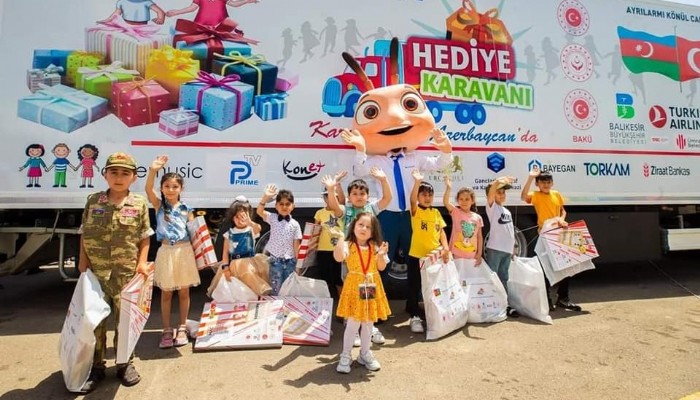 Hediyeler Azerbaycan’daki çocuklara ulaştı