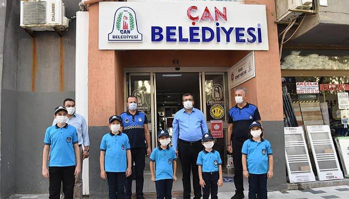 Çan Belediye Başkanı Öz, Minik Zabıtalar ile İşyerlerini Denetledi