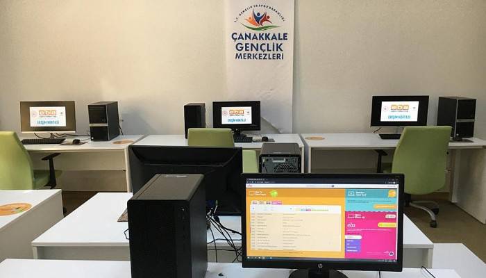 Çanakkale ve Biga Gençlik Merkezleri’nde EBA destek sınıfları oluşturuldu