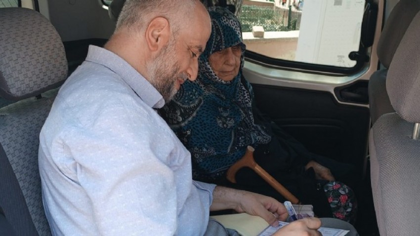 Su Kuyusu İçin Bağışta Bulundu