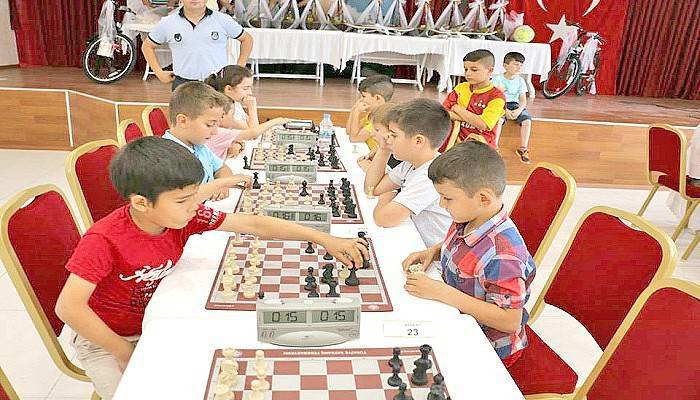 Bayramiç’te Satranç Turnuvası