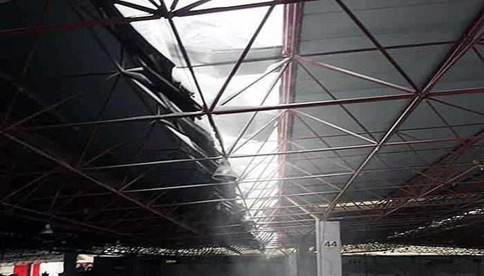 Pazar yerinin çatısı çöktü!