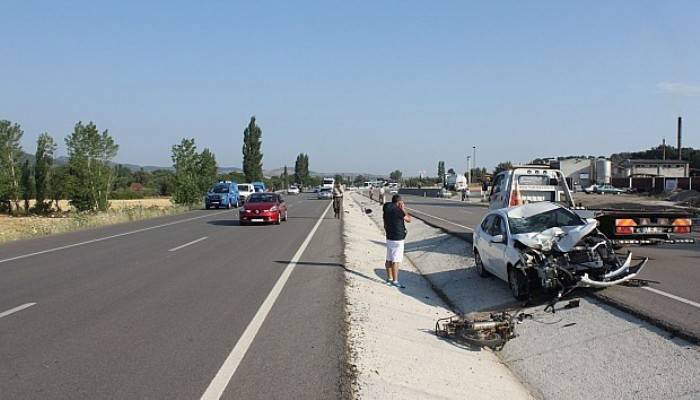  Çanakkale - İzmir yolunda kaza: 1 ölü