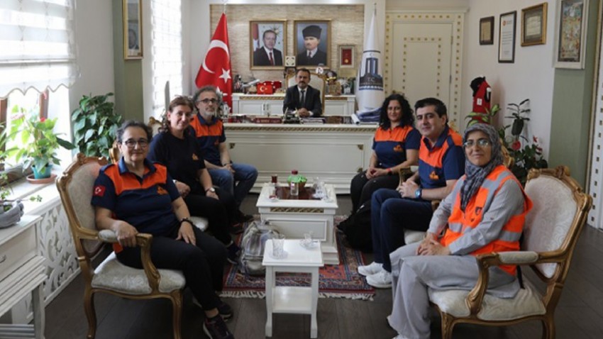 Mahalle Afet Gönüllülerinden Vali İlhami Aktaş’a Ziyaret