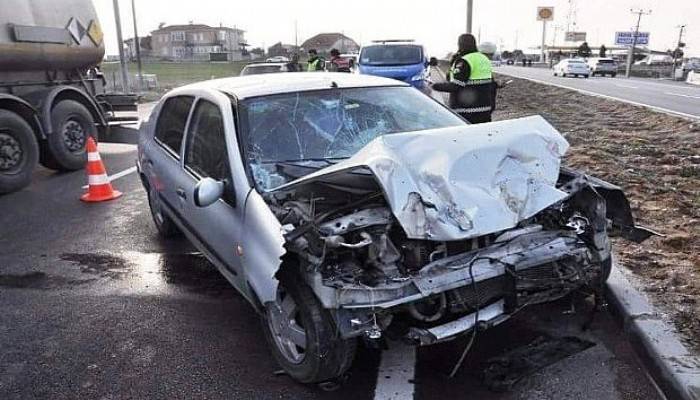 Biga'da feci kaza! 1 ölü, 2 yaralı