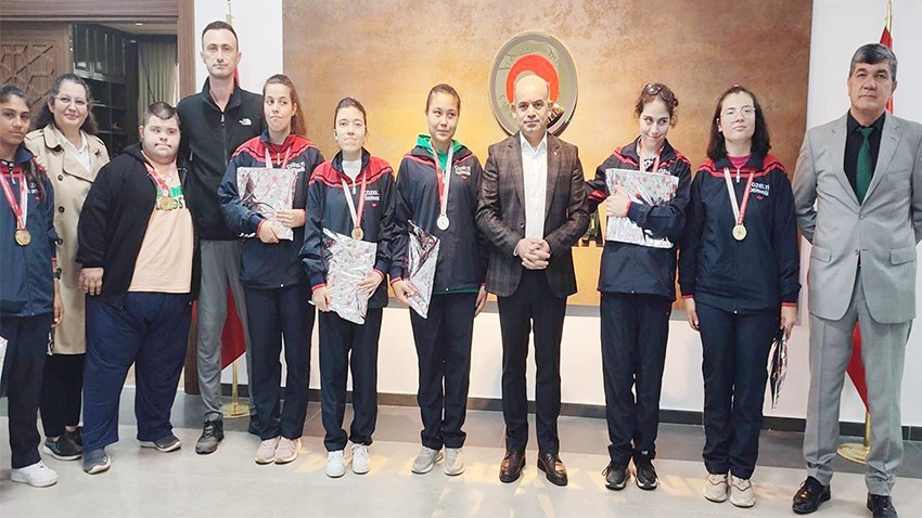 Öğrenciler başarılarını kaymakamla paylaştı