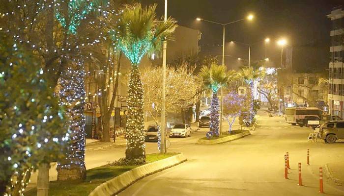 Gelibolu Sokakları Yılbaşı İçin Süslendi