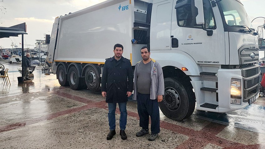 Küçükkuyu Belediyesi Filosuna 26 Metreküplük Yeni Çöp Kamyonu Kazandırıldı