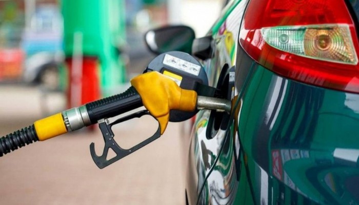 MOTORİN VE BENZİNE BÜYÜK İNDİRİM YOLDA