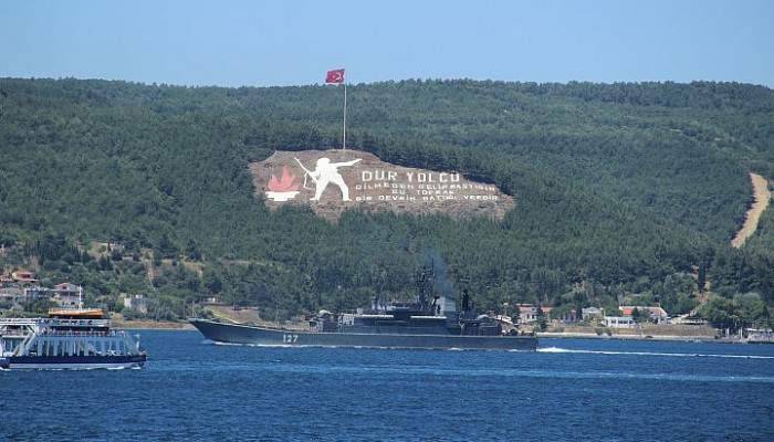  Rus Savaş Gemisi Çanakkale Boğazı'ndan Geçti