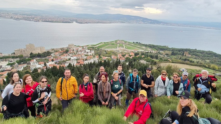 Boğaz Manzarasında Yürüyüş