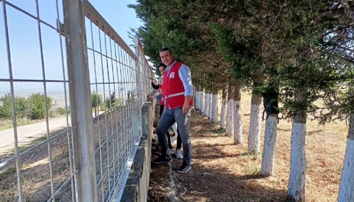 BİGA KIZILAY HUZUREVİ'NDE BOYA YAPTI