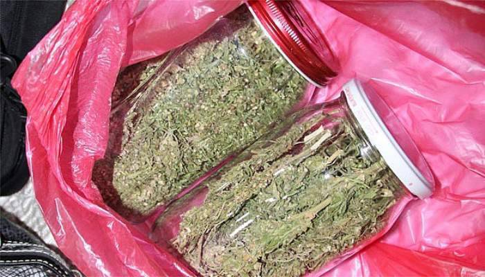 Kavanozlarda uyuşturucu madde ele geçirildi