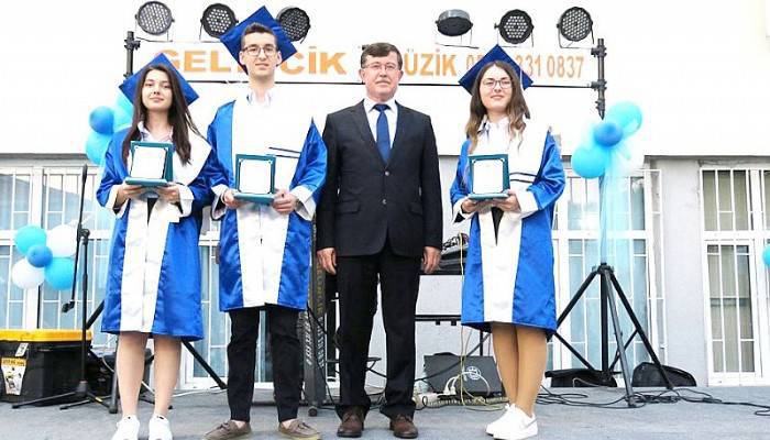 Mehmet Akif Ersoy Anadolu Lisesinde Mezuniyet