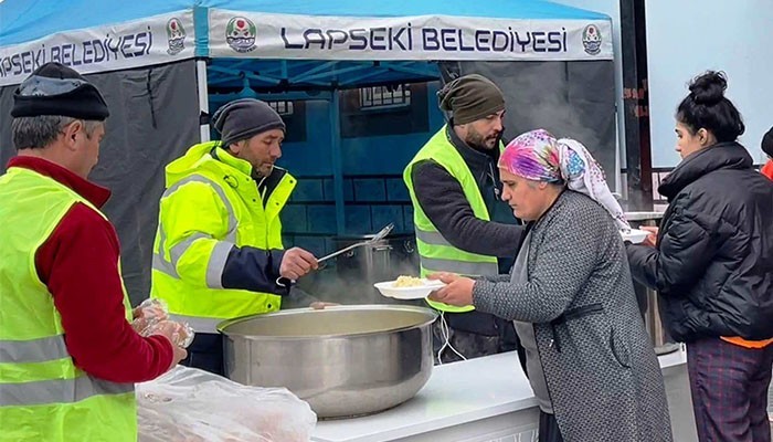 “Sahra mutfağı deprem bölgesinde hizmete başladı” (video)