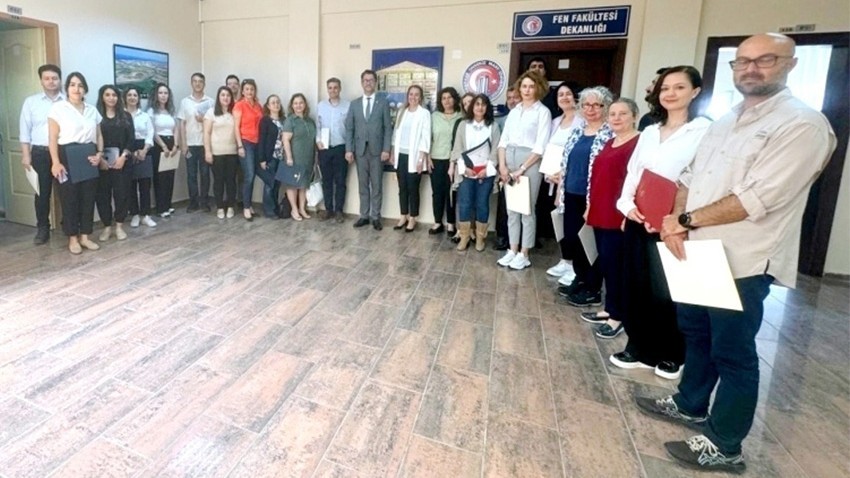 Fen Fakültesi’nde Kalite Güvence ve İyileştirme Ziyareti ve Akademik Yükseltme Belge Takdimi