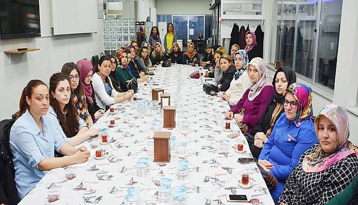 Kadın Kolları Referandum Hakkında Bilgi Verdi