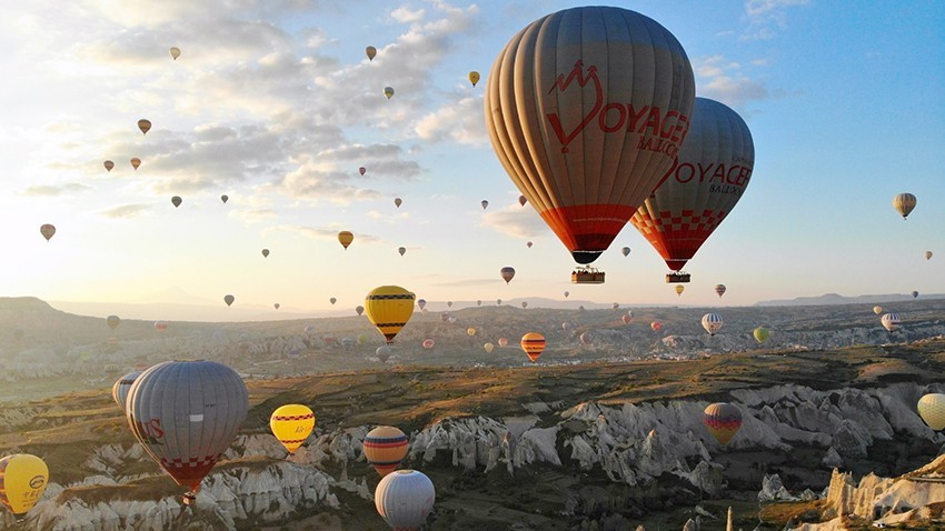 Sıcak Hava Balonları Dünyaya Açıldı