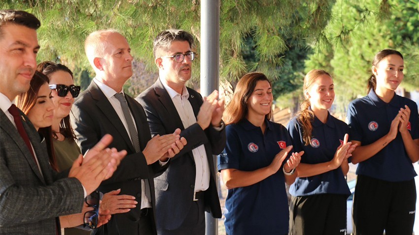 Kürekçiler Şampiyona İçin Çanakkale’den Polonya’ya Uğurlandı