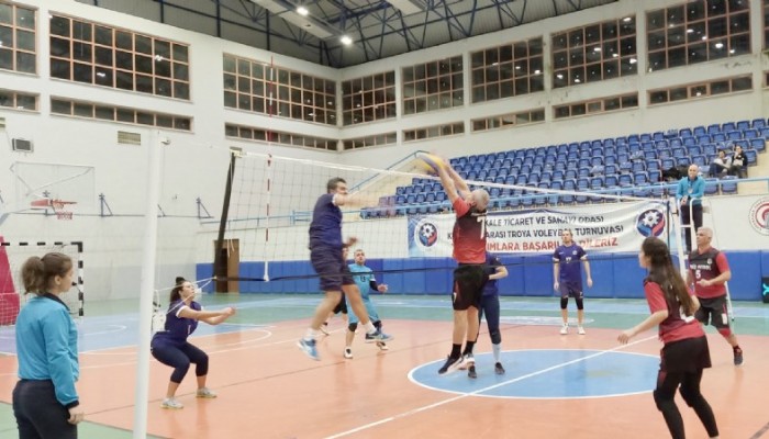 ÇTSO 2.Troya Karma Voleybol Çeyrek Final Maçları Başlıyor