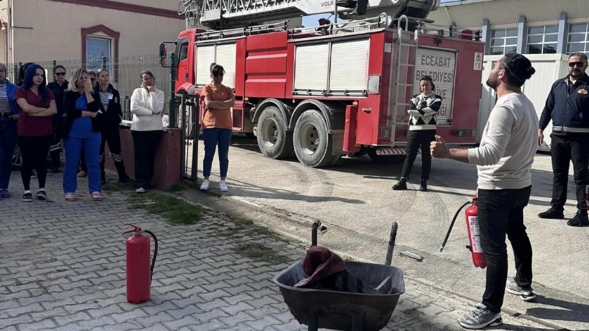 Hastane Personeline Yangınla Mücadele Eğitimi