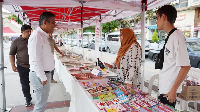 Çan Kitap Fuarı'nda İlk Söyleşi Sinemacı Nizamettin Eren İle Gerçekleşti
