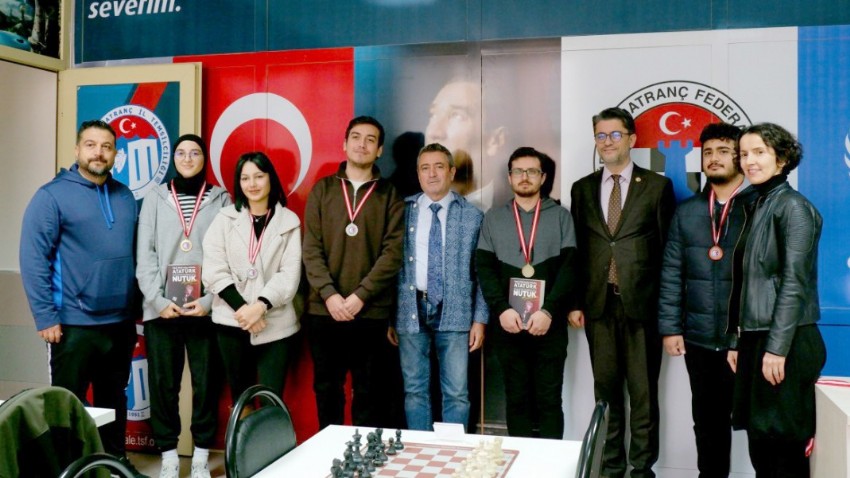 100. Yıl Rektörlük Satranç Turnuvası Ödül Töreni Gerçekleşti