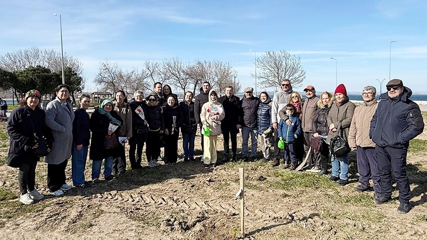 Çardak’ta 8 Mart Dünya Kadınlar Günü’nde Ağaç Dikimi Etkinliği