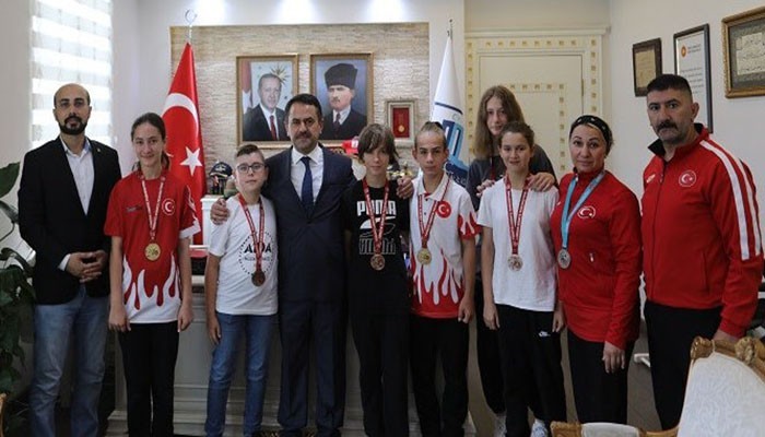 Başarılı Sporculardan Vali Aktaş’a Ziyaret
