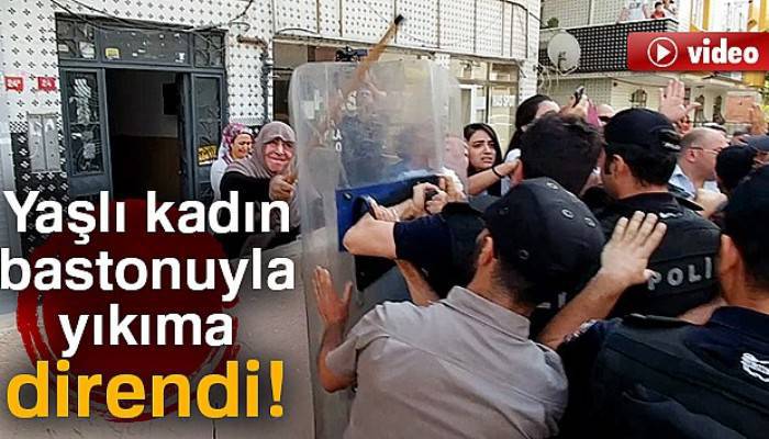 Avcılar'da yaşlı kadın yıkıma bastonuyla direndi